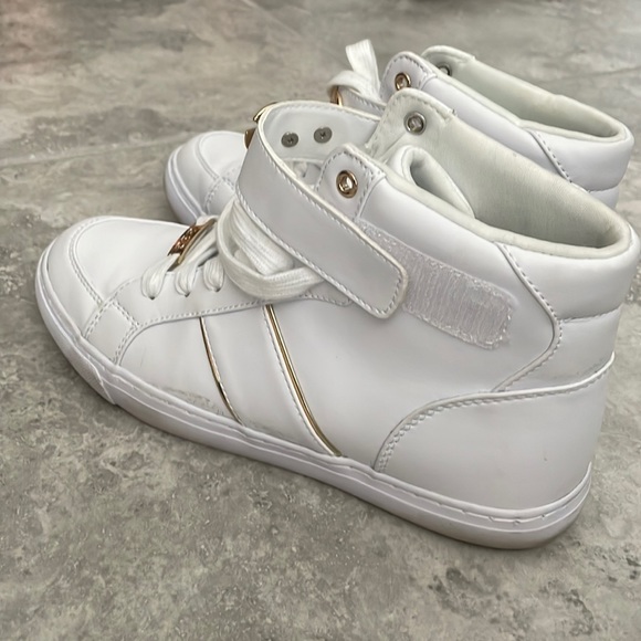 GBB GUESS - Picture 1 of 7